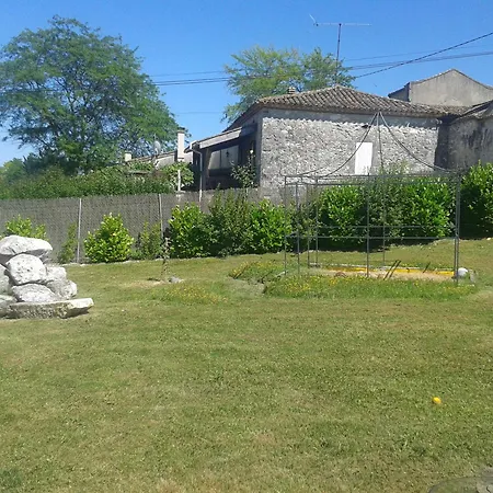 A St Sulpice Homestay *